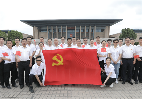 优秀党支部——英国上市公司365二建党支部